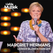 Margriet Hermans’ Lekker blijven hangen is de winnaar van Zomerhit 2022.  Een ontroerde Margriet Hermans kreeg de Zomerhit-trofee – afgelopen zaterdag 20 augustus 2022 – uit handen van Peter Van de Veire, tijdens de grote liveshow op Eén, Radio2 en VRT NU